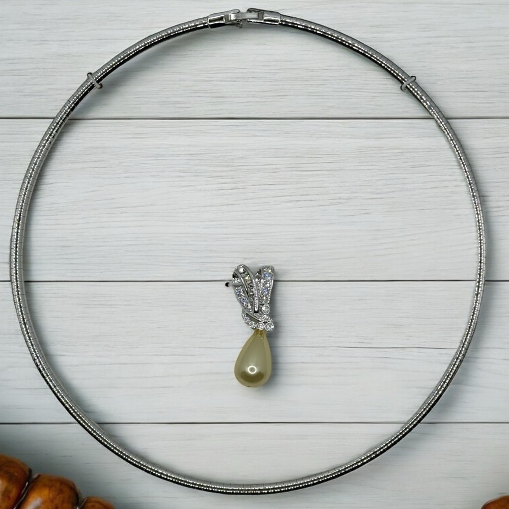 Nolan Miller‎ Now and Forever Omega Necklace 18” Silver Tone Faux Pearl Slide